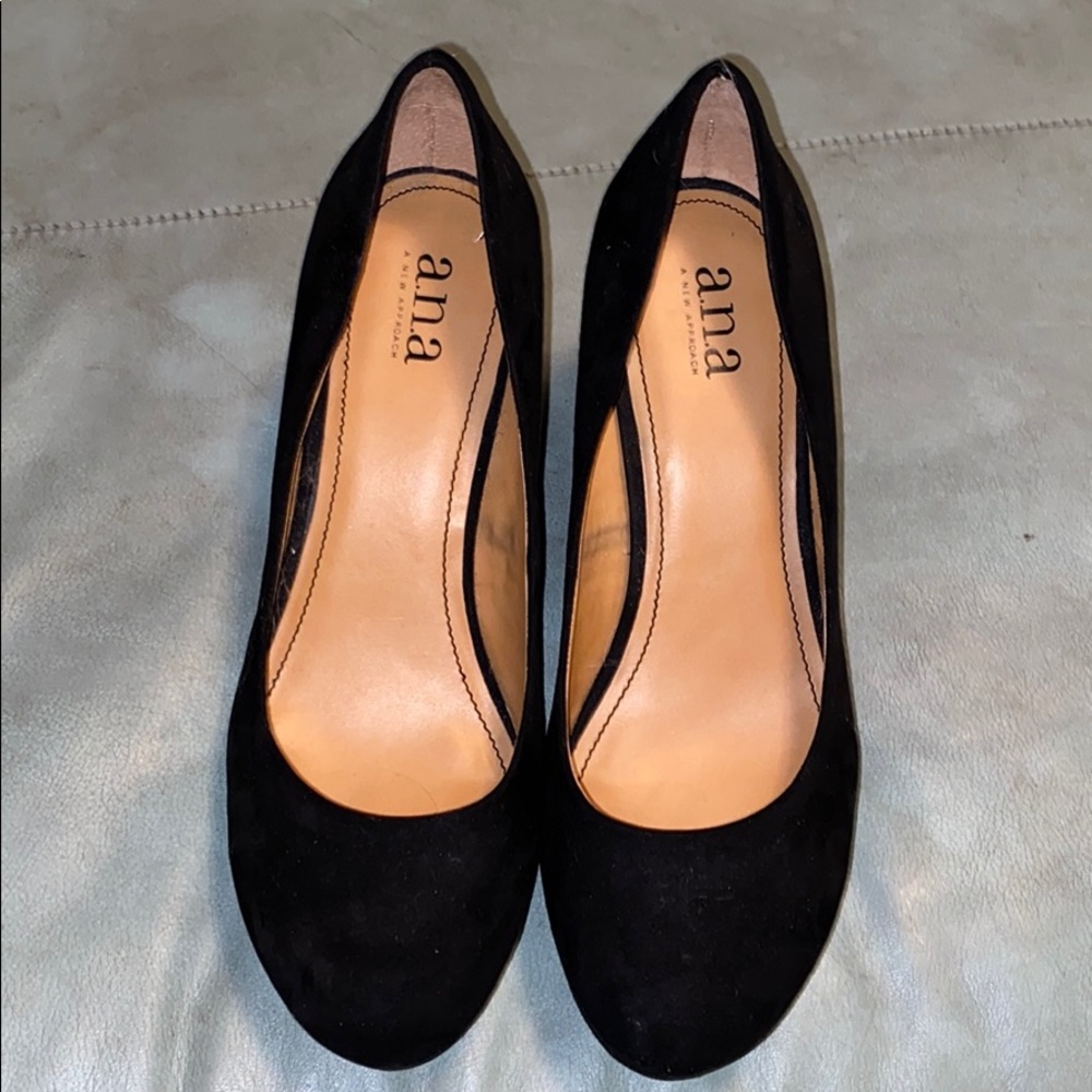 A.N.A Wedges